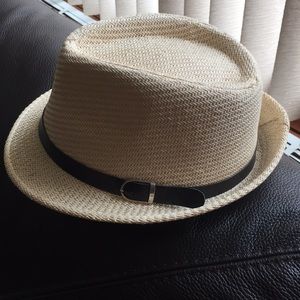 Fedora 100% paper hat